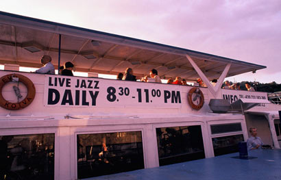Jazz Boat dinner cruise